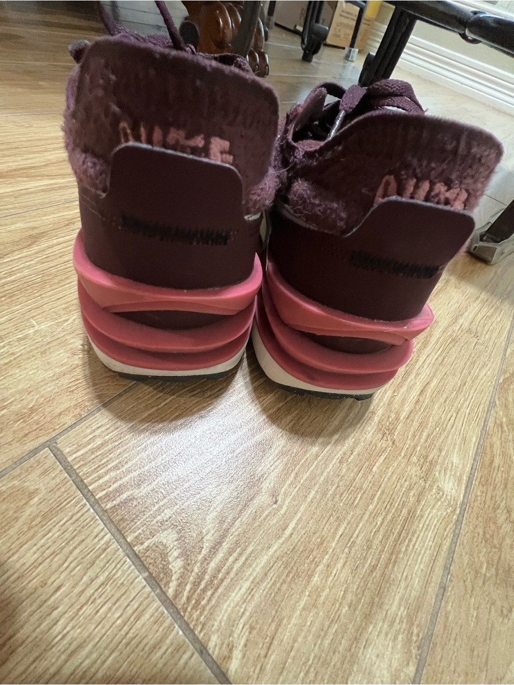EUC Nike Waffle One SE in burgundy crush/pink prime / white - Picture 3 of 5
